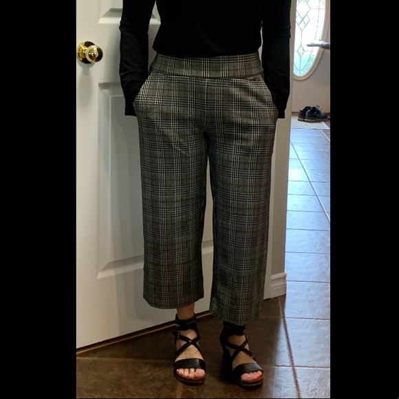 Liverpool Capris - Picture 2 of 6